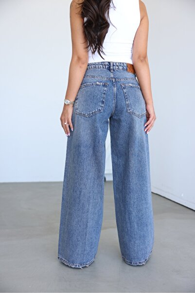 Özge Özgenç Wideleg Jeans with Grinding