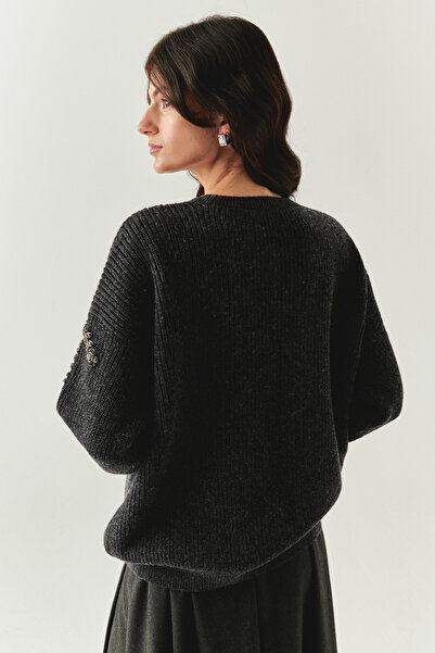 Exquise Crew Neck Stone Embroidered Long Sleeve Oversize Knitwear Blouse