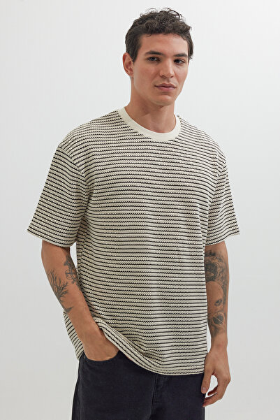 Tudors Ανδρικό πλεκτό μπλουζάκι με λαιμόκοψη από βαμβακερό κομμένο χαλαρό κούρεμα