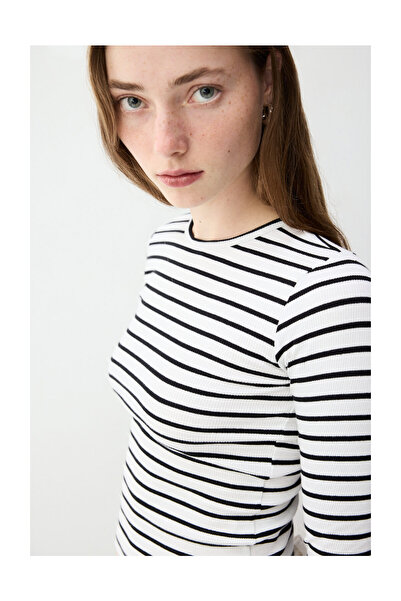 LEFTIES Γυναικείο (Εφηβικό) ΒΑΣΙΚΟ ΜΠΛΟΥΖΑ ΜΕ ΣΤΡΟΓΓΥΛΟ ΛΟΥΡΑΚΙΑΚΟ ΣΤΡΟΓΓΥΛΟΚΟΡΥΦΑΙΟ ΜΕΓΕΘΟΣ M/L