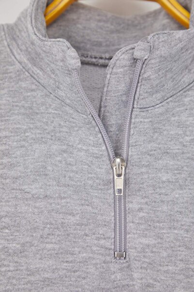 TRENDYOLKIDS Šedá melanžová bavlněná mikina s hladkým/základním stojáčkem, regular pletená chlapecká mikina TKDAW26SW00008