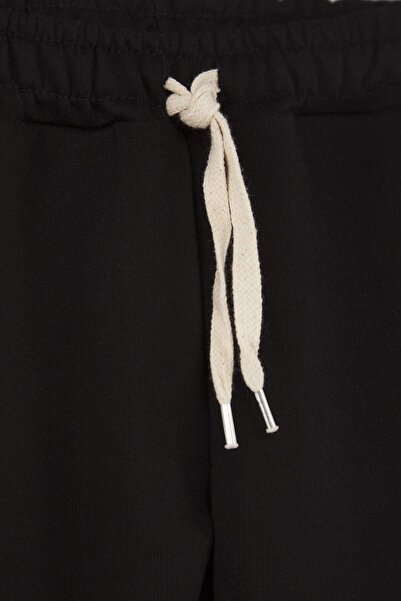 TRENDYOLKIDS Black Cotton Plain/Basic Regular Knitted Boys' Sweatpants Tkdaw26Ea00002