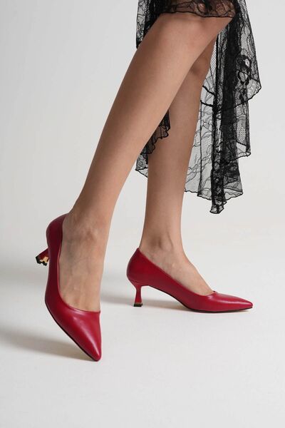BERFİCO Kadın Kırmızı Deri 5 cm Stiletto Özel Tasarım Şık Günlük