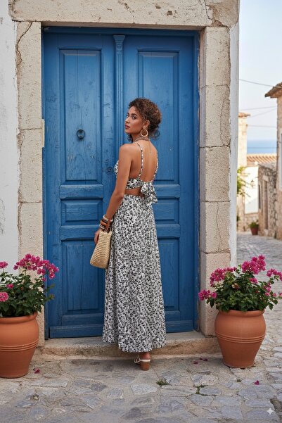 FASHION COCKTAIL Strap Tie-Up Crop Slit Skirt Glitter Linen Summer Vacation Double Set Ecru