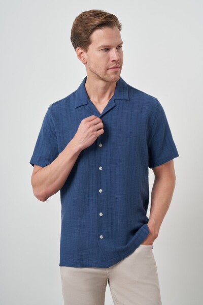 Morven Мъжка риза с къс ръкав и отворена яка, в цвят индиго и стандартна кройка