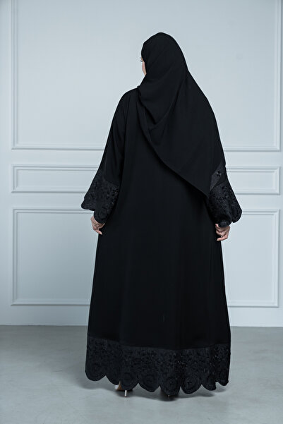 LAVİNİA Lavinia women's abaya, embroidered with knights fabric, regular cut