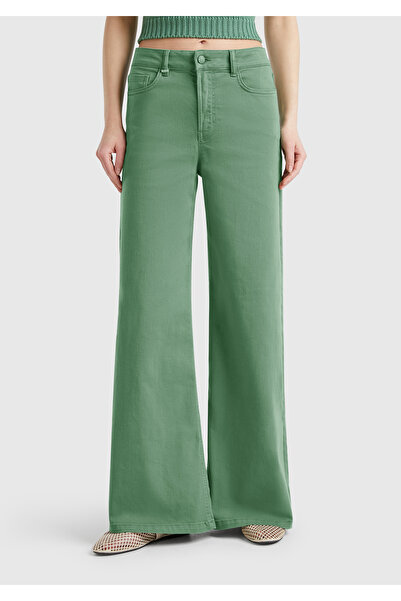 United Colors of Benetton Kadın Açık Yeşil Streç Pamuklu Arkası Logo Etiketli...