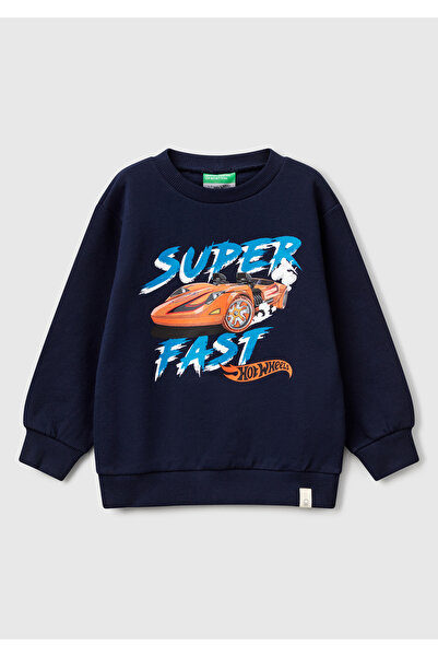 United Colors of Benetton سويت شيرت بياقة دائرية وشعار مطبوع عليه Hot Wheels ...
