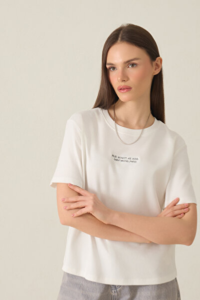 Amia&Co. Ecru Crew Neck Printed Short Sleeve T-Shirt