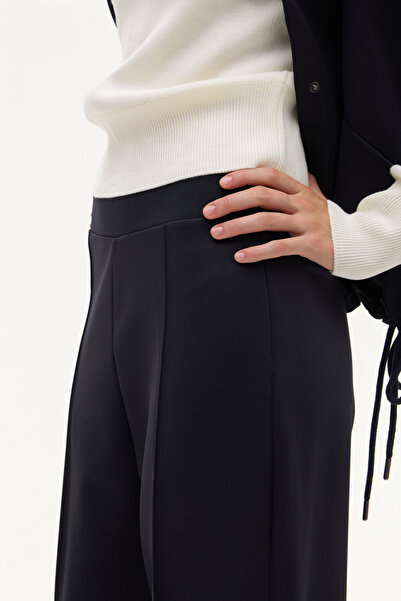 Quzu Soft Textured Wide Leg Trousers with Stitching Detail Black
