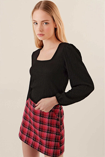 hazelin Γυναικεία πλεκτή μπλούζα με μαύρο μπαλόνι με υφή τετράγωνο γιακά HZL23W-BD104421