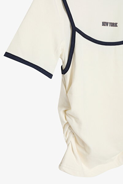 Quzu Μπλουζάκι με λεπτομέρεια πλαϊνής συσκευασίας με λαιμόκοψη εκρού