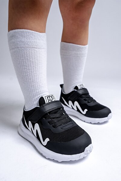 mnpc Boy's Black Sports Shoes