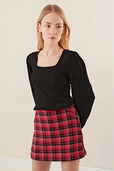 hazelin Γυναικεία πλεκτή μπλούζα με μαύρο μπαλόνι με υφή τετράγωνο γιακά HZL23W-BD104421