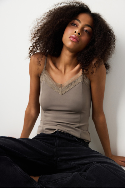 Penti Dark Vision V-Neck Lace Slim Fit Tank Top