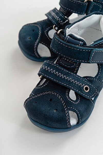 mnpc Chlapecké kožené ortopedické boty First Step v námořnické modré barvě