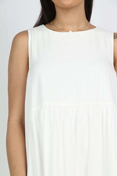 Nichii Solid Midi Dress with Closed Neck, No Sleeves -