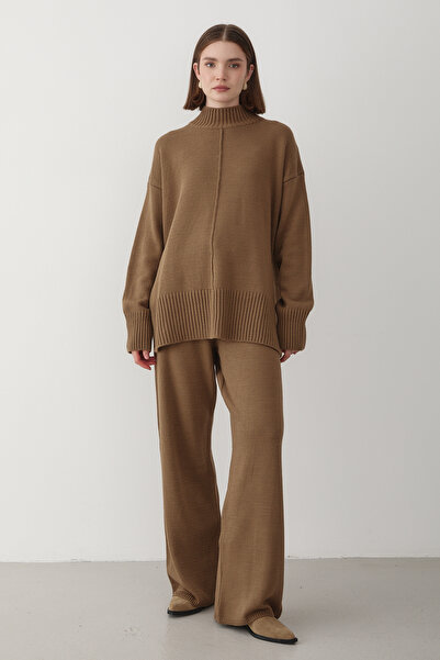 JASTE Women's Mink Oversize Turtleneck Knitwear Sweater & Elastic Waist Pants Set