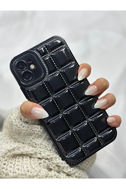 Vip Case İphone 11 Uyumlu Kabartmalı Dikiş Detaylı Baklava Desenli Parlak VİVİD Kılıf