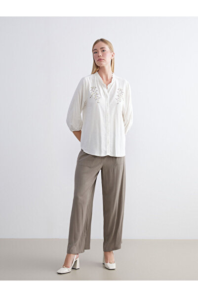 LC Waikiki İzr Yeni Sezon Fırfırlı Kaçık Yaka Nakışlı Keten Karışımlı Bluz