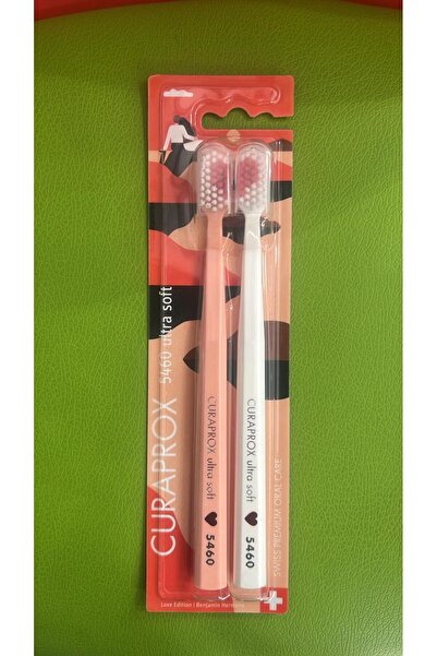 Curaprox مجموعة فرشاة أسنان CS 5460 Duo Love Edition 2025، قطعتان لإزالة البلاك بلطف، إصدار محدود