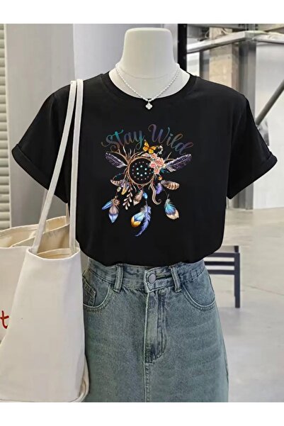 Deocept تي شيرت STAY WILD BOHEM مطبوع برقبة دائرية كبيرة الحجم