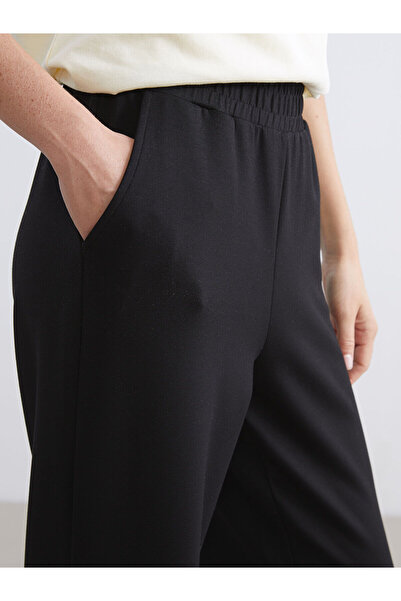 LC Waikiki Μαύρο γυναικείο παντελόνι jogger με ελαστική μέση