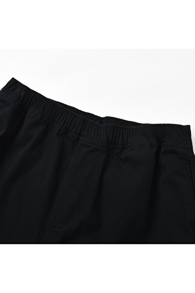 Giordano Men's Mid-Rise Relaxed Fit Cotton Stretch Twill Khakis