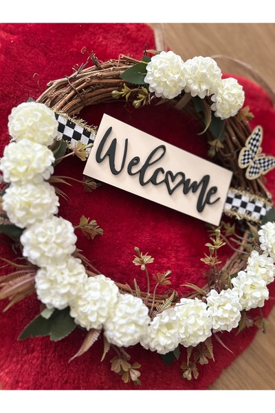 Marrone Καλωσόρισμα Γραπτή γιρλάντα |   Διακόσμηση πόρτας με λευκά λουλούδια και πεταλούδες