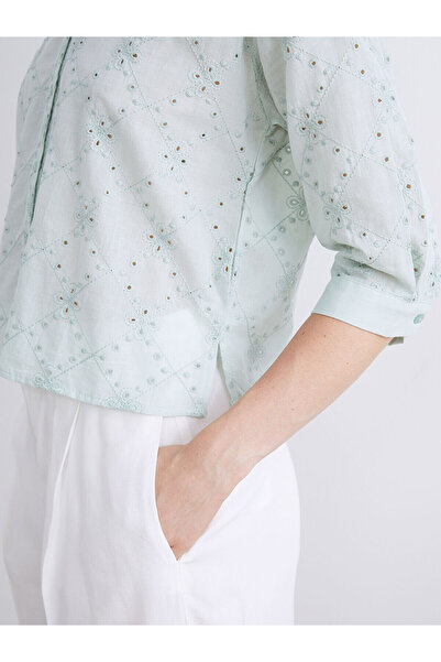 LC Waikiki Yeni Sezon Bebe Yaka Ajurlu Brode Kadın Gömlek