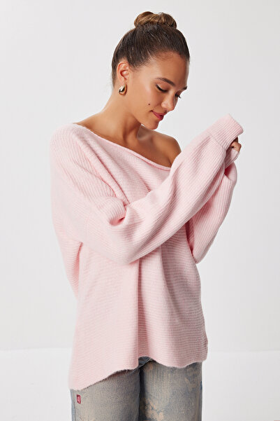 Lovelyİstanbul Oversize svetr z vlněné směsi s odhalenými rameny LİY0001 RŮŽOVÝ