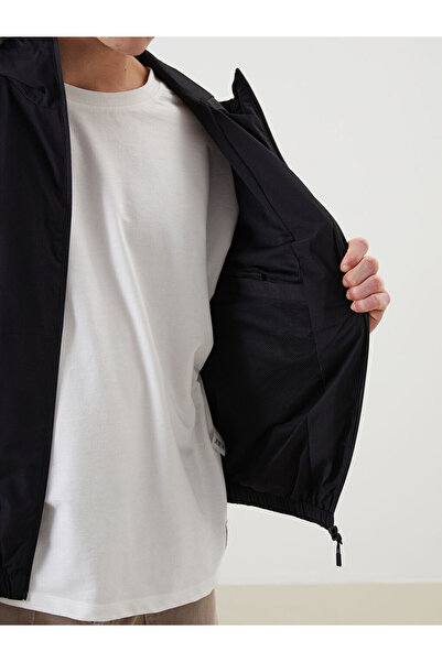 LC Waikiki Λαμπερές επιλογές από το Shining Store | Ανδρικό αδιάβροχο με κουκούλα τυπικού σχήματος