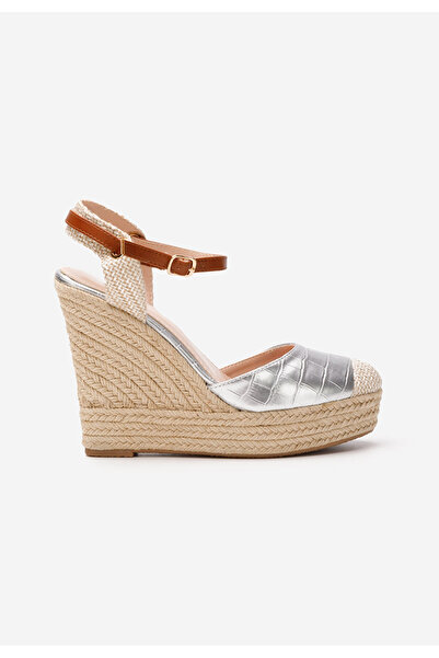 B T Shoes Stribrné sandály na klínku Benisa V2