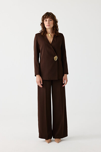 Dizayn Ella Gold aksesuarlı kruvaze kapama ceket takım EL-2704