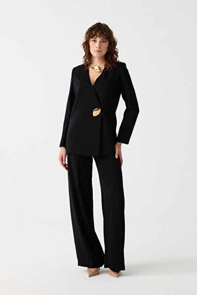 Dizayn Ella Gold aksesuarlı kruvaze kapama ceket takım EL-2704