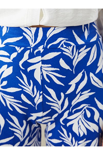 LC Waikiki Patterned Women's Shorts with Elastic Waist
