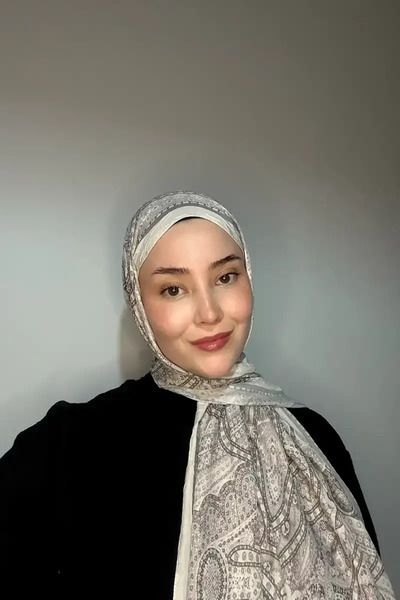 Madame Polo شال منقوش من لايف سيينا - رمادي