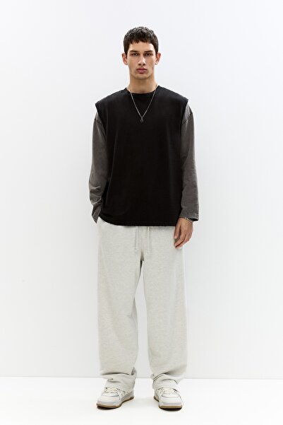 Pull & Bear Yırtmaçlı eşofman pantolonu