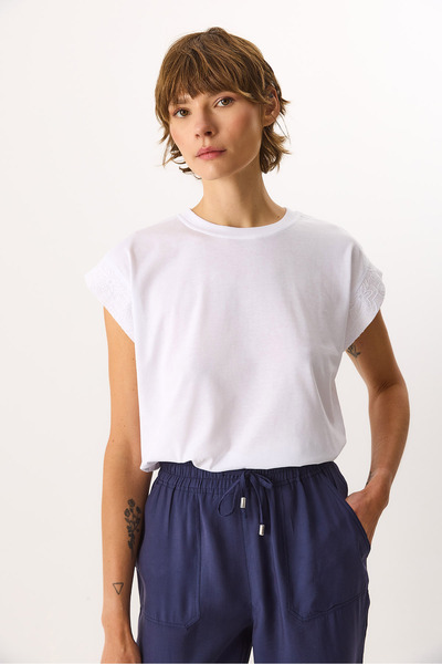 VENA Crew Neck Sleeves Brode Embroidered 100% Cotton T-Shirt - White