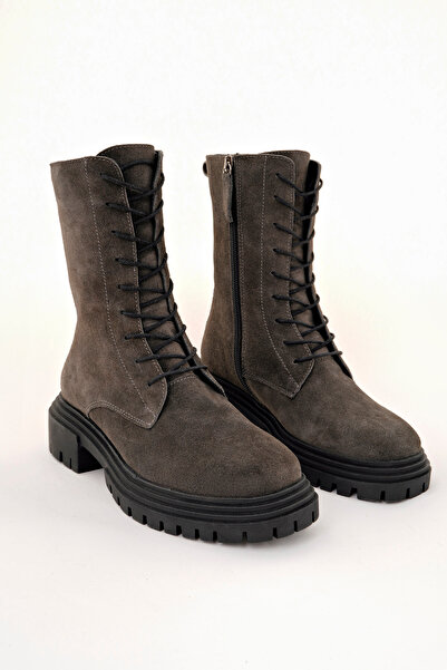 NOSEY SHOES STELLA MODEL HAKİKİ DERİ ANTRASİT GRİ BAĞCIKLI YANDAN FERMUARLI KALIN TABAN POSTAL GÜNLÜ KADIN BOT