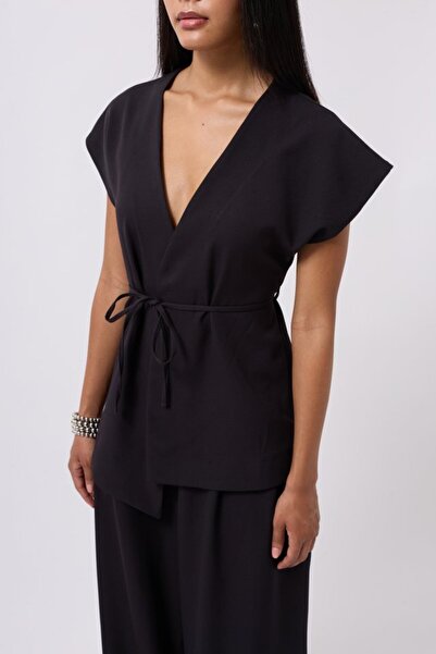 Moda Luna E Lace Detail Vest