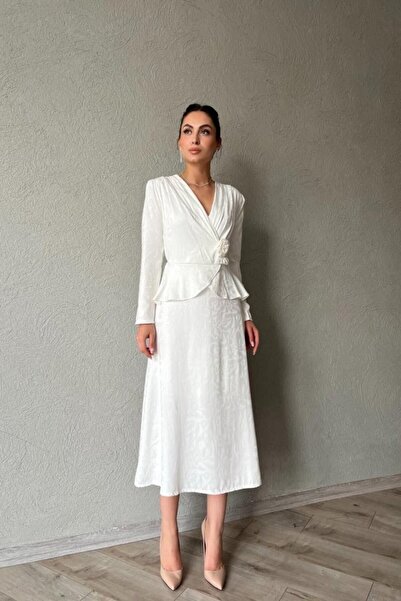 BÜŞRA TEZEL MODA Rochie dublu cu detaliu plisat ecru