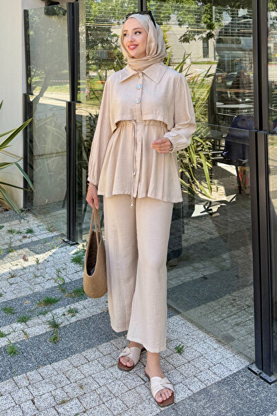 Tesettür Diyarı Γυναικείο Κομψό Κοστούμι με Λεπτομέρεια στα Κουμπιά, Αλισιανό...