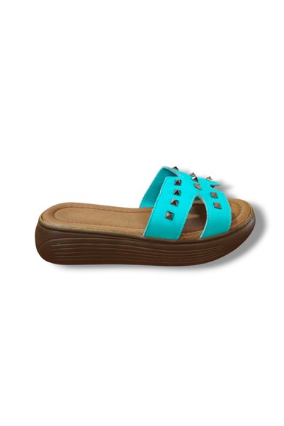 BARONES SHOES شبشب من الجلد الطبيعي ذو نعل عالي مرصع