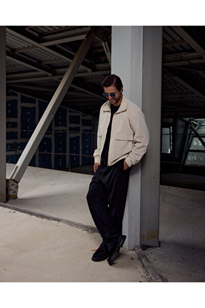 Renvo butik Ανδρικό μπουφάν με φερμουάρ σε μπεζ χρώμα σε casual στυλ