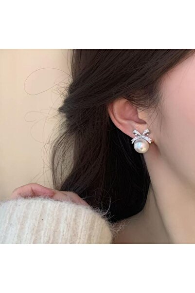 HOBİSY GIFT SHOP Fiyonk Tasarımlı İncili Zirkon Çelik Küpe Gümüş Renk – Kadın...