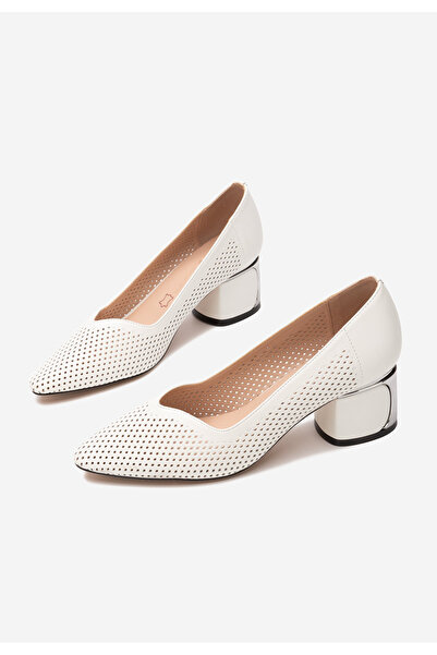 B T Shoes Bílé lodičky na hrubém podpatku Ariael