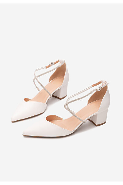 B T Shoes Bílé lodičky na hrubém podpatku Delaine