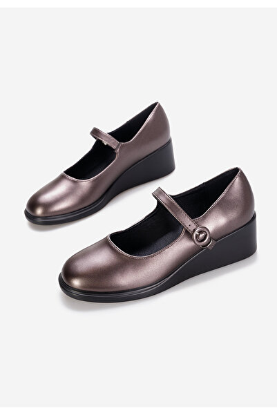 B T Shoes Stribrné lodičky na klínku Espina