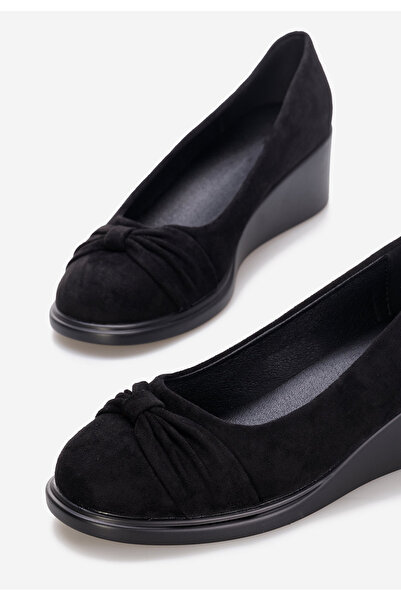 B T Shoes černé lodičky na klínku Fines V2